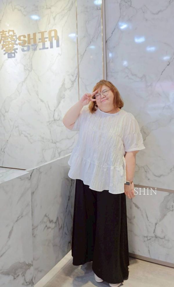 正韓KOREA泡泡上衣(白/黑) 