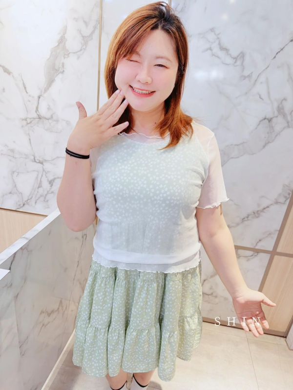 溫柔系碎花細肩短洋(綠/黑) 