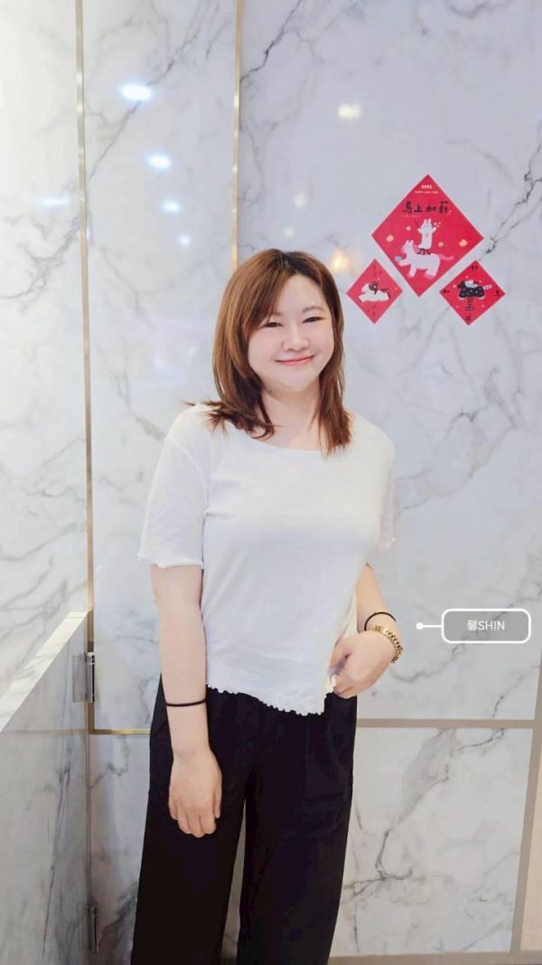 彈性棉木耳邊素上衣(白/奶茶/黑) 