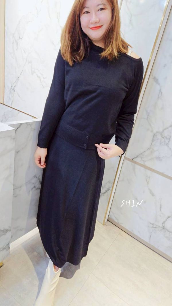 露肩上衣+針織套裝裙(黑/灰) 