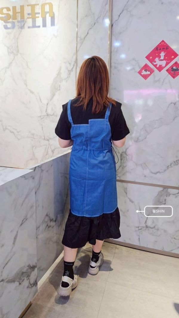 誰穿誰鵝樂的假兩件牛仔拼網紗洋(深/淺) 