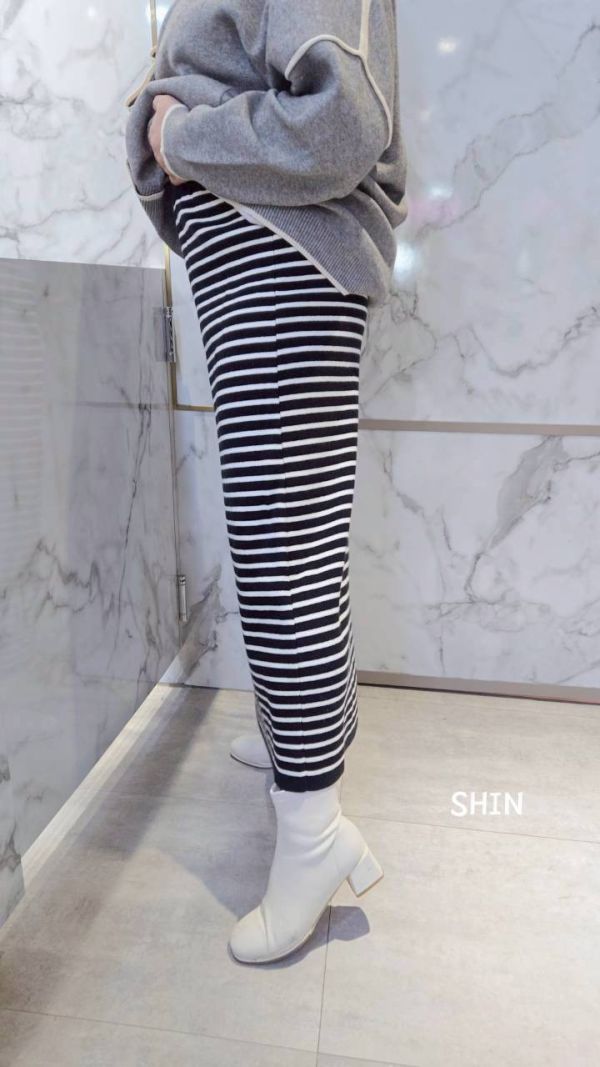 日系小姐姐必備條紋針織長裙(咖杏/黑白/灰杏) 