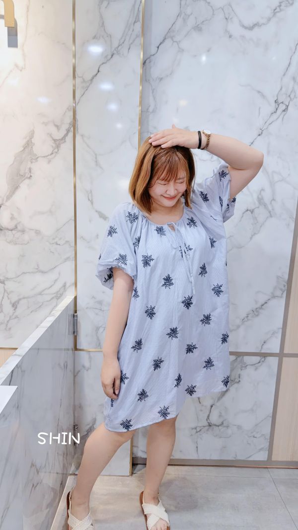 日系氣質大圓領滿花麻短洋 