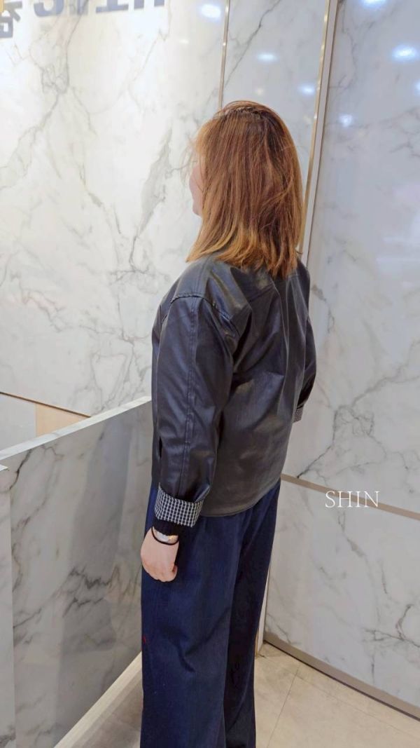 格子袖口PU皮外套 