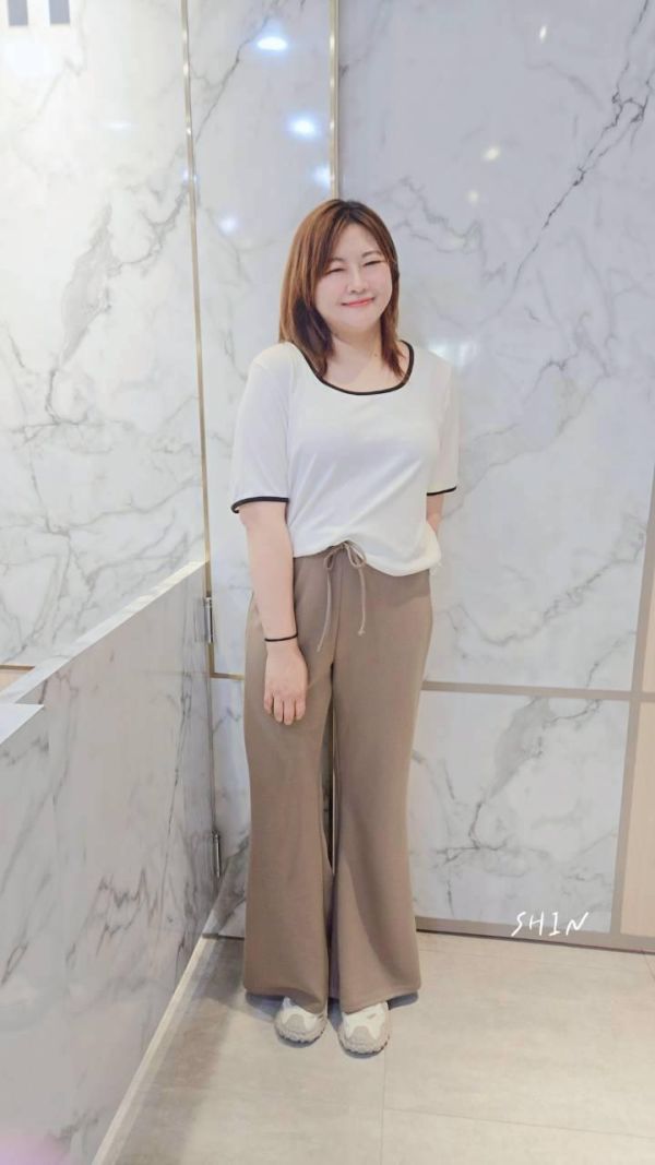 軟軟的直紋方領撞色邊T(白/杏/果綠) 