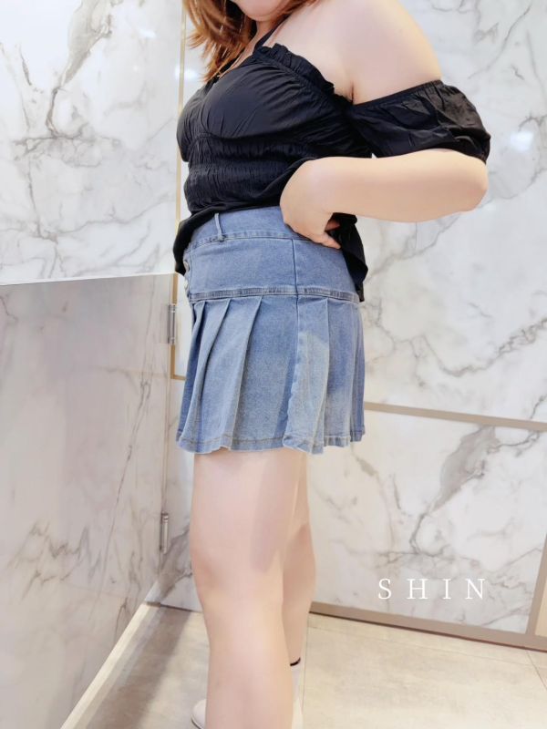 小辣妹銀釦牛仔百摺褲裙 