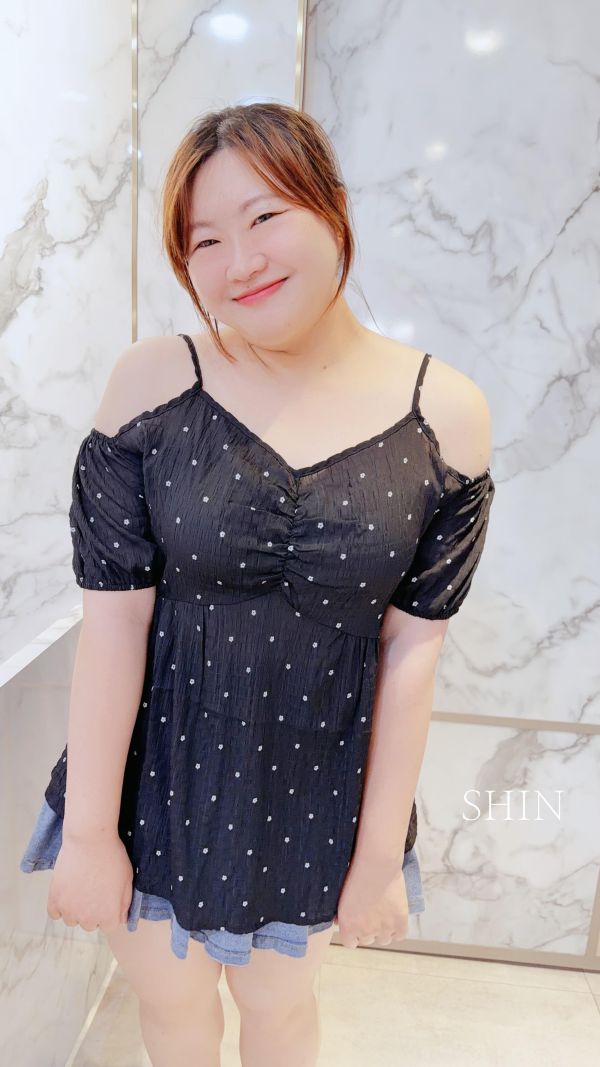 小花兒吊帶雪紡上衣(黑/白/紅) 