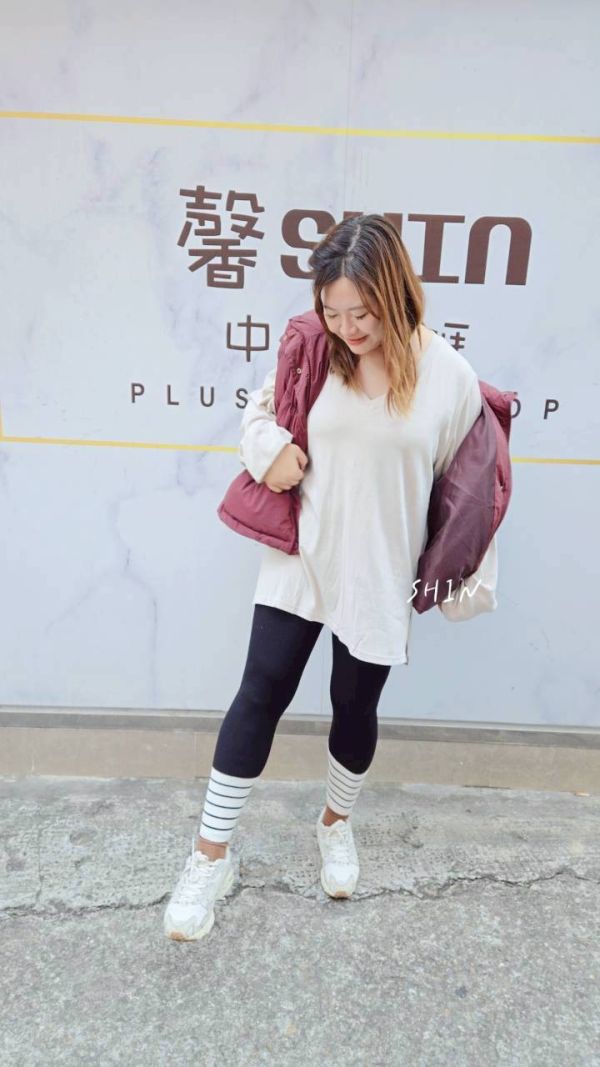 純色V領高彈T(紫/淺灰/卡其) 