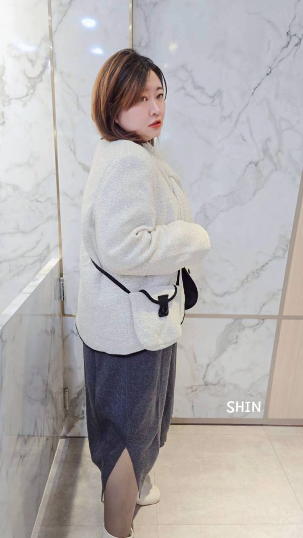 配包圍巾小香外套(白/黑) 