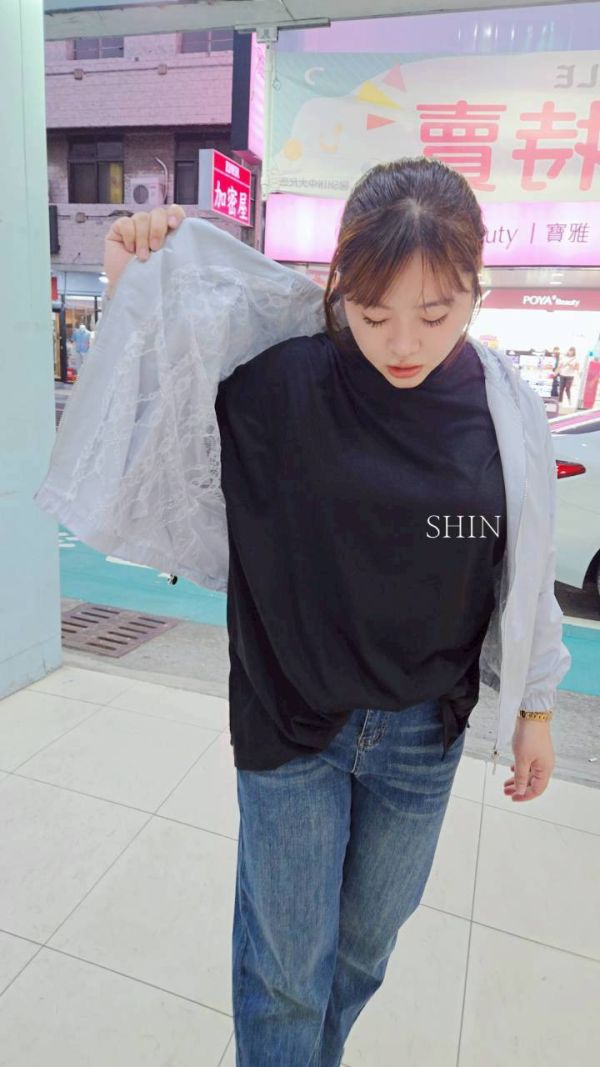 正韓背英文潮流T(黑/白/灰) 