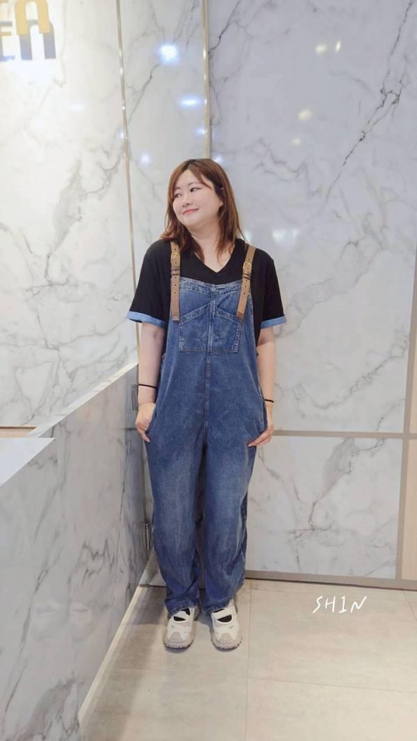 撞色男友款吊帶褲 