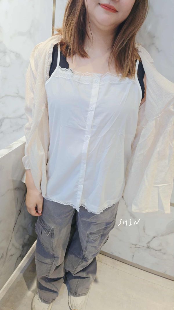 滾蕾絲內襯細格假兩件上衣(黑格/杏格) 