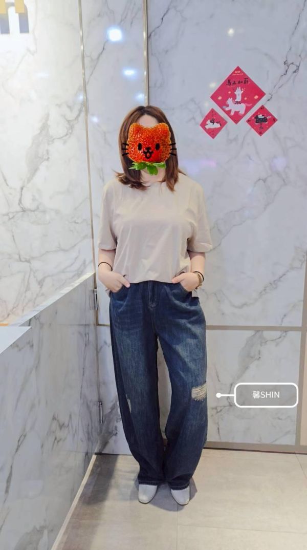 左膝刷破牛仔寬褲(深/淺) 