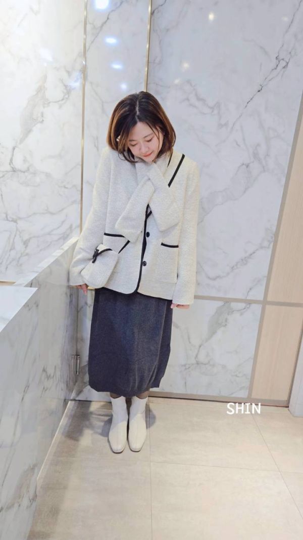 配包圍巾小香外套(白/黑) 