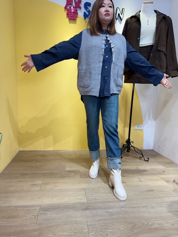 小牛皮標翻管煙管褲 