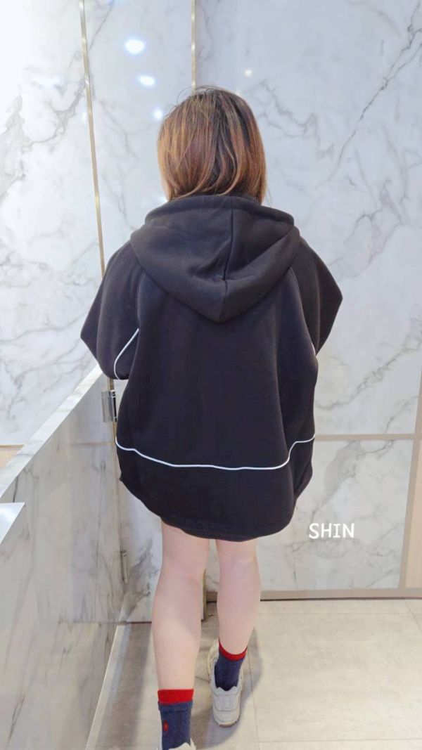 剛剛好厚度明線夾克外套(黑/灰/紅) 