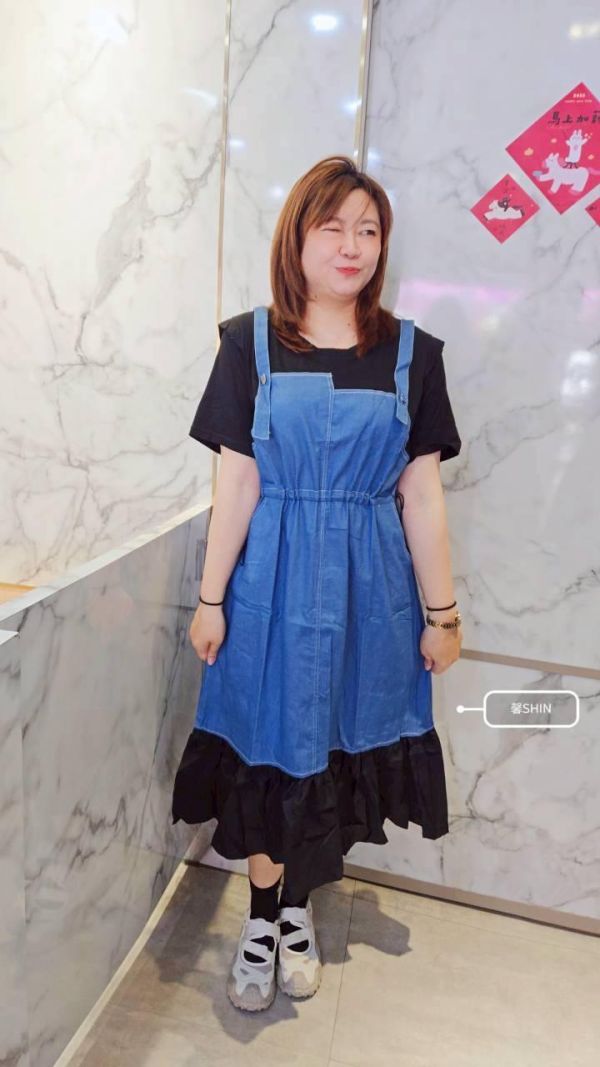 誰穿誰鵝樂的假兩件牛仔拼網紗洋(深/淺) 