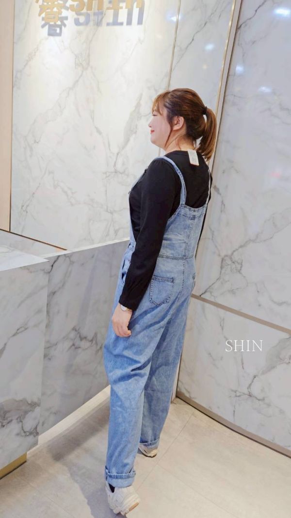 刷破牛仔吊帶褲 