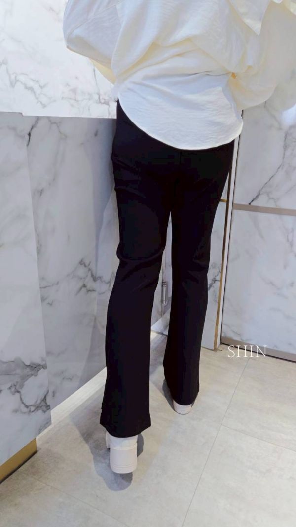 邊開衩微喇叭黑長褲 