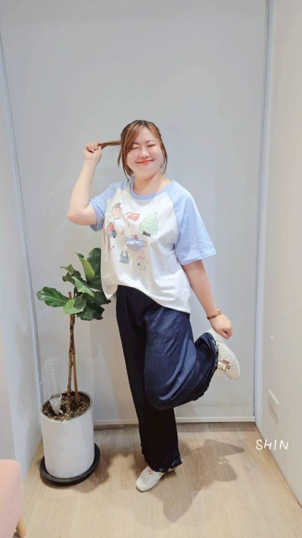 插肩袖卡通印花T恤 