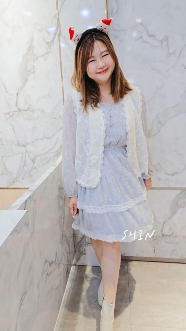 下滾蕾絲碎花蛋糕短洋 