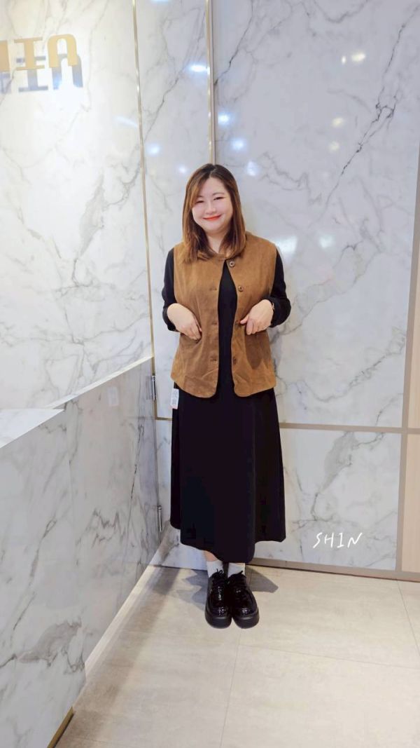 麂皮背心搭長版兩件洋 