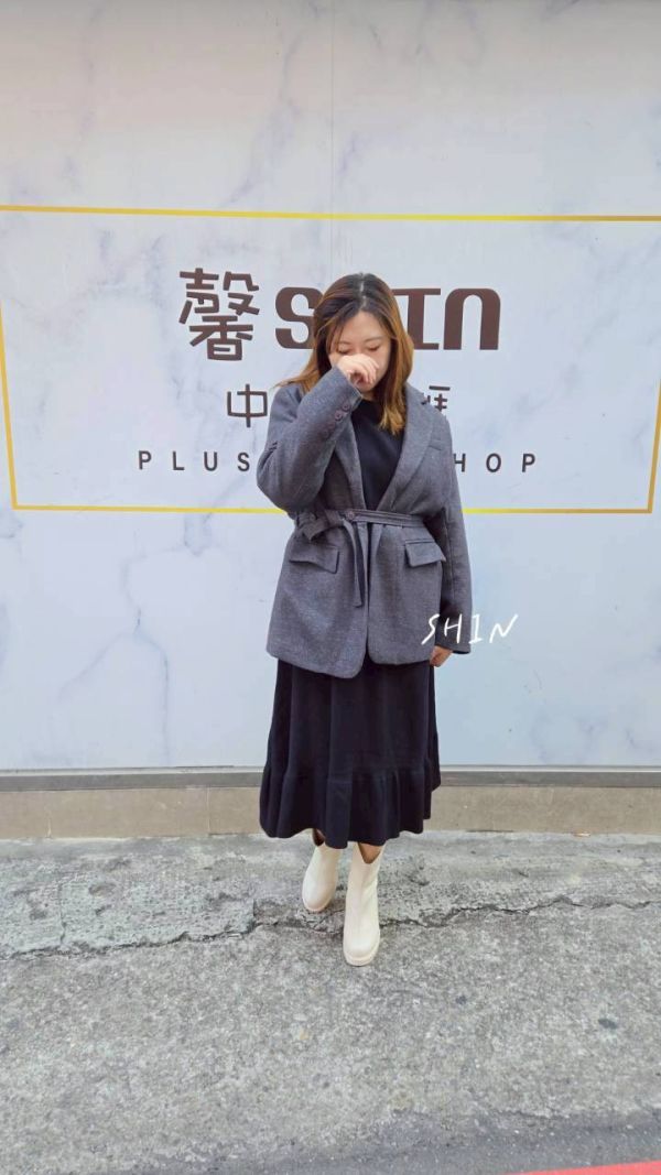 那麼可愛的寬鬆過膝針織洋裝(粉/黑) 