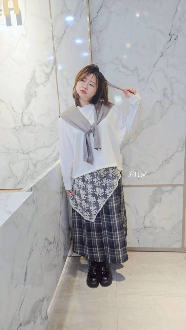 基本款附領巾棉T(白/黑) 