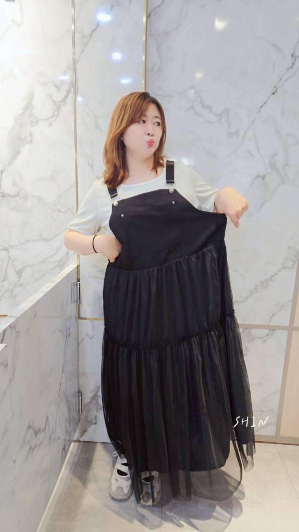 吊帶拼紗蛋糕裙洋 