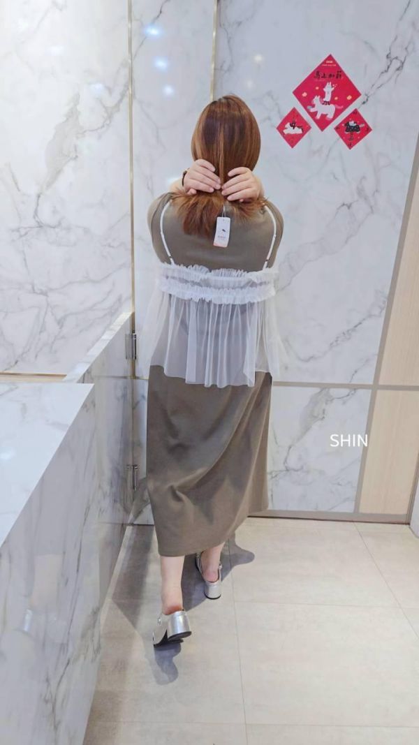 公主般的網紗吊帶外搭背心(黑/白) 