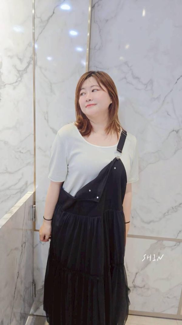 軟軟的直紋方領撞色邊T(白/杏/果綠) 