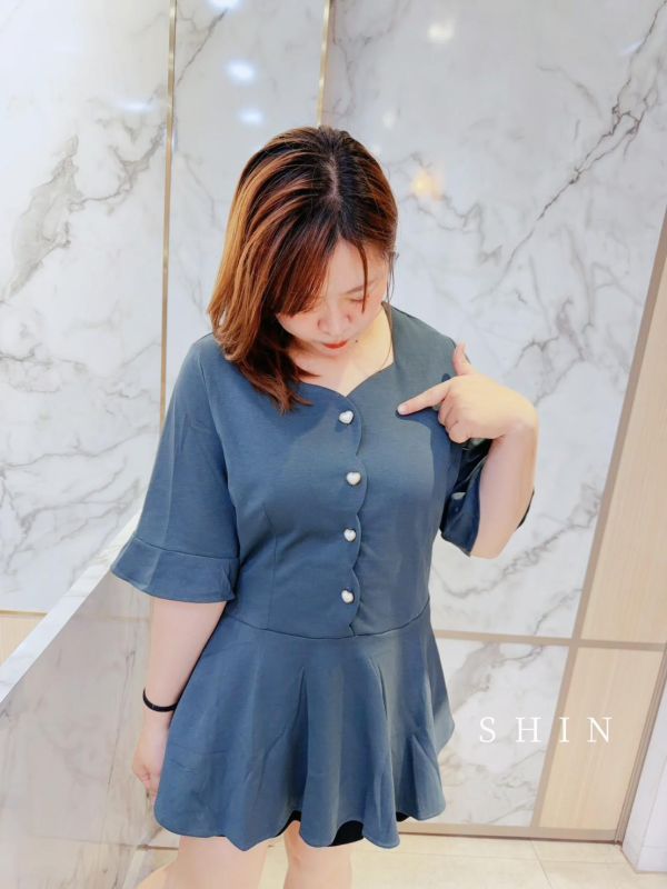 氣質女孩兒滾圓邊愛心釦上衣(黑/綠/紫紅) 