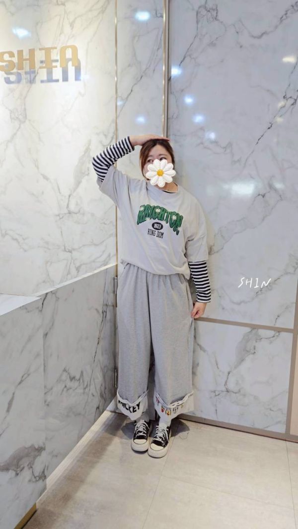 點綴花邊英字T(奶灰/灰綠/黑) 