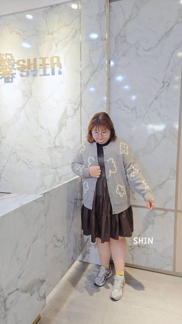 日系雲朵花針織外套(奶杏/灰) 