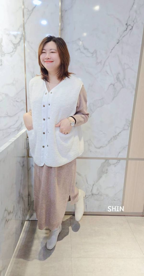 毛毛愛心口袋外搭背心(灰/咖/白) 