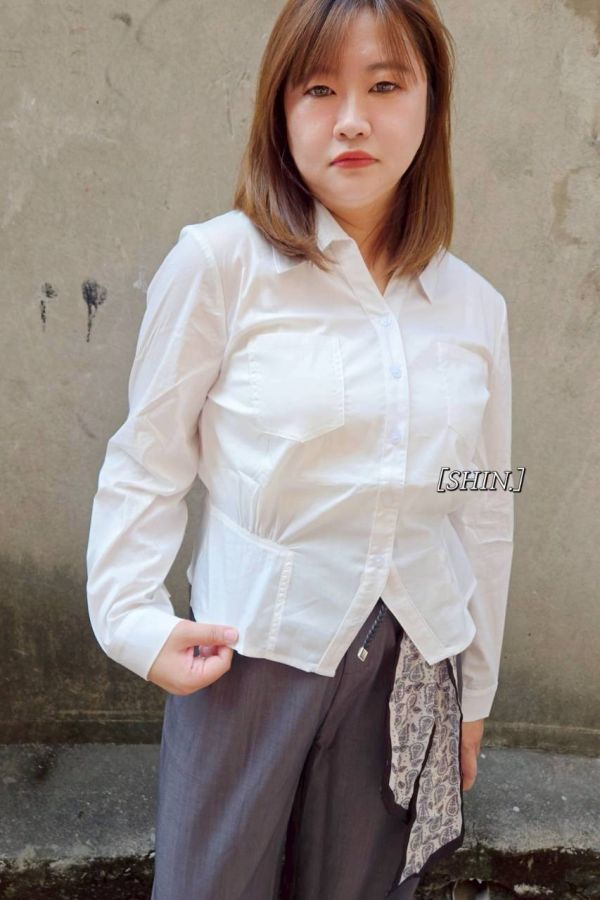 白色顯瘦襯衫 