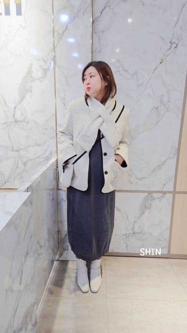 配包圍巾小香外套(白/黑) 