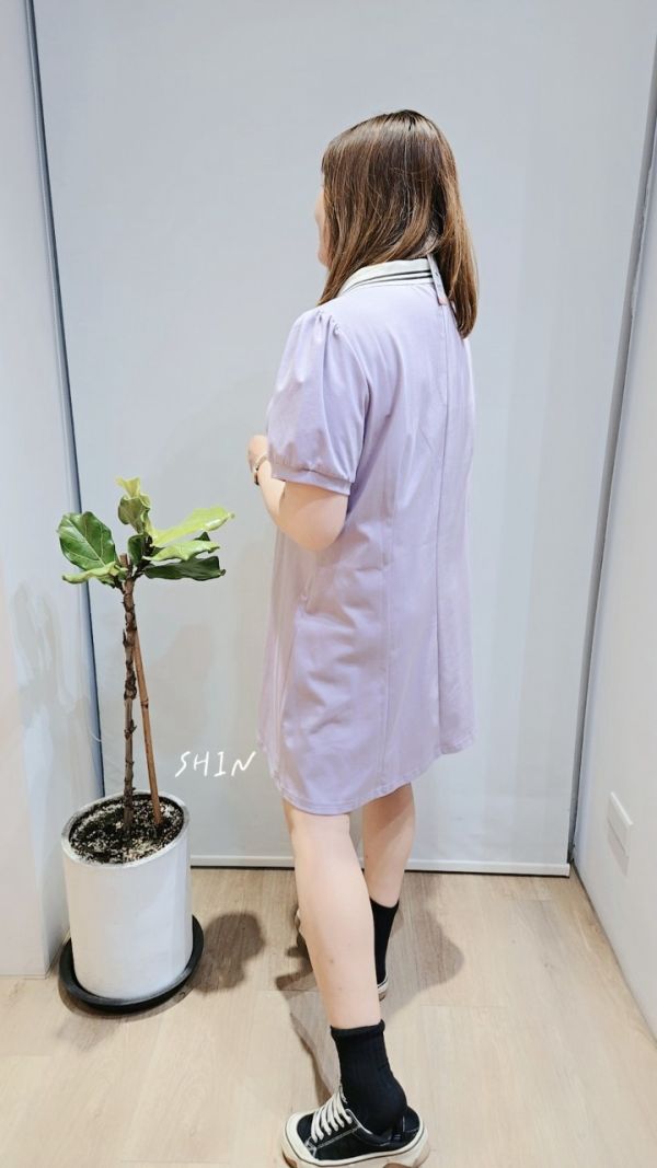 胸刺繡POLO領小洋裝(紫/綠/杏) 