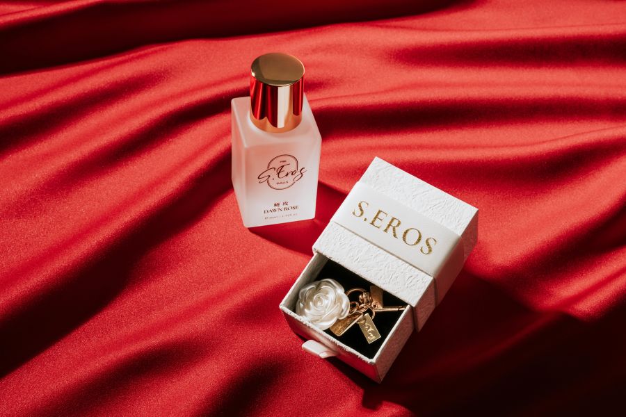 曉玫・奢夢瞬間｜2025 聖誕限定禮盒｜限量 50 盒 曉玫聖誕禮盒, 奢夢瞬間, S.EROS 限量, 2025 聖誕禮盒, 香水禮盒, 曉玫 Dawn Rose, 30ml 香水, 聖誕交換禮物, 精品香氛