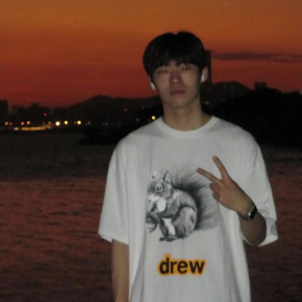 【預購】Drew house FW22 real sherman tee 小賈斯汀 笑臉字母 素描寫實松鼠 白圓領短袖 