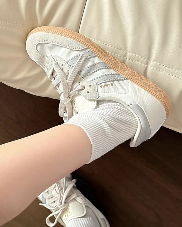 【預購】Adidas Samba OG Off White Alluminum 淺灰藍 米白 絲綢 焦糖底 德訓鞋 復古休閒鞋 