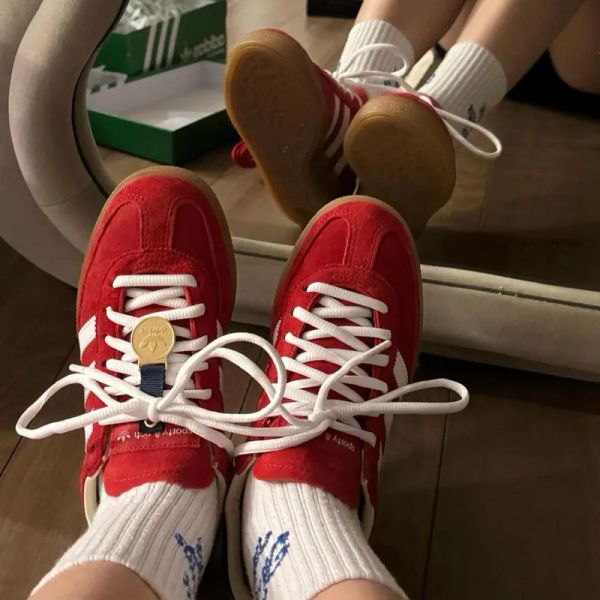 【預購】Adidas Handball Spezial x Sporty & Rich "Olympic" 紅白 焦糖底 黑尾 JENNIE同款 聯名 復古休閒鞋 