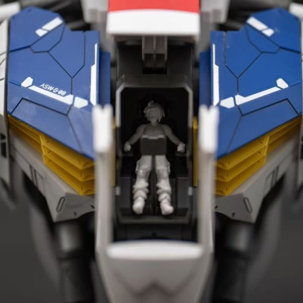【KK】預購 組裝模型 1/35 巴巴托斯 狼王胸像 帶駕駛艙+小人 組裝模型 1/35 巴巴托斯 狼王胸像 帶駕駛艙+小人