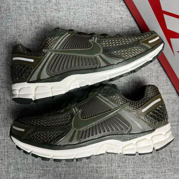 Nike Zoom Vomero 5 Sequoia 森林綠 深綠 墨綠 復古老爹鞋 慢跑鞋 