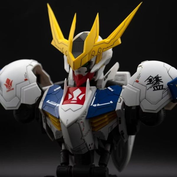 【KK】預購 組裝模型 1/35 巴巴托斯 狼王胸像 帶駕駛艙+小人 組裝模型 1/35 巴巴托斯 狼王胸像 帶駕駛艙+小人
