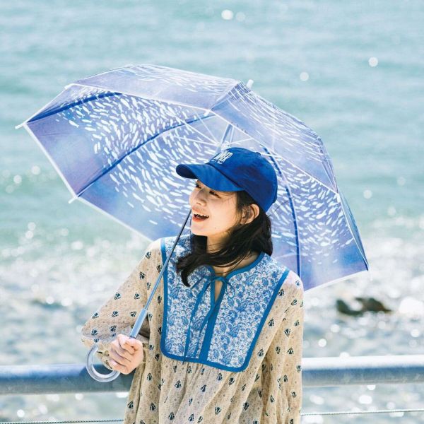 YOU+MORE!仿佛水族館沙丁魚龍卷風的透明傘 