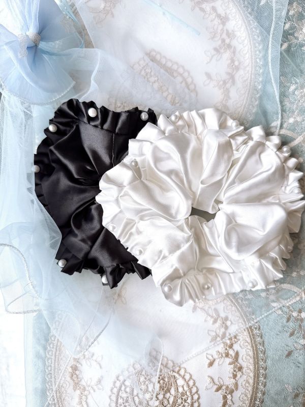 花邊領釘扣珍珠髮束 