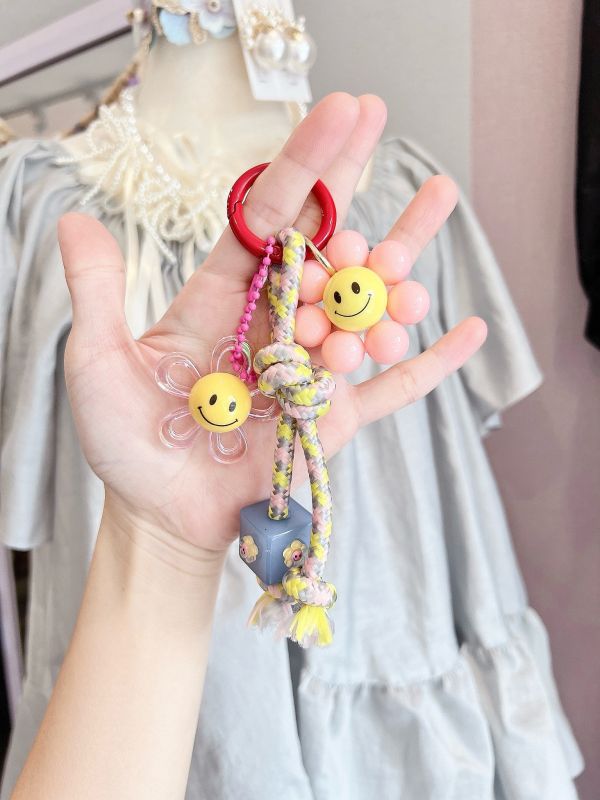 串珠微笑掛繩吊飾 