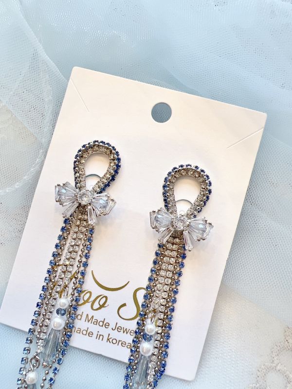 蝴蝶結鋯石打結設計水鑽流蘇感 