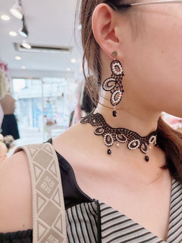 維多莉亞英式奢華不規則蕾絲頸鏈 